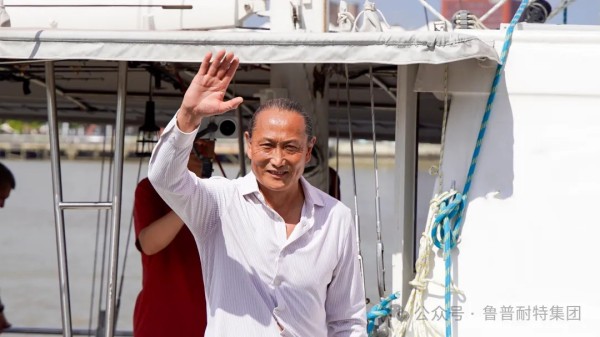 再起航丨翟墨携“鲁普耐特”定制绳索，挑战人类***环航南极洲